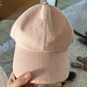 LV Hat NEVER used! Brandnew